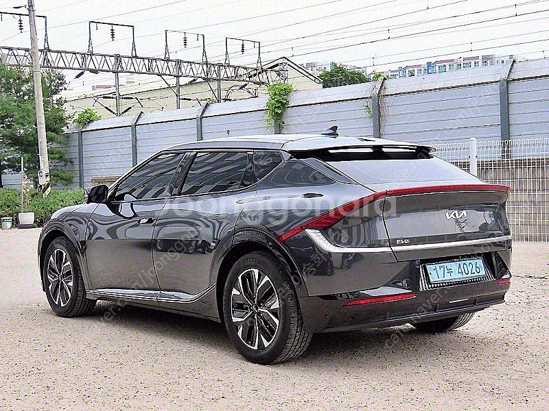 95,844 km EV6 중고 전기중고차 롱레인지 어스 중고자동차가격 당일 출고 회색--8